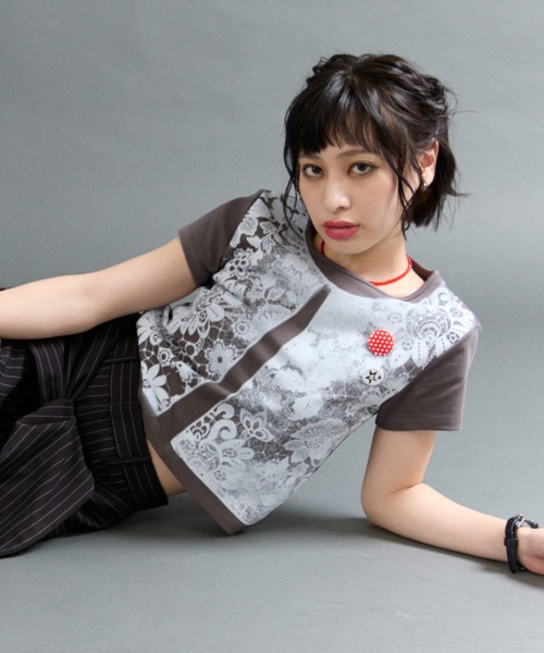 FTW(エフティダブリュー)の「LACE PRINT TOP(Tシャツ/カットソー・レディース・チャコールグレー/オフホワイト・MEDIUM/SMALL)」の1枚目の写真