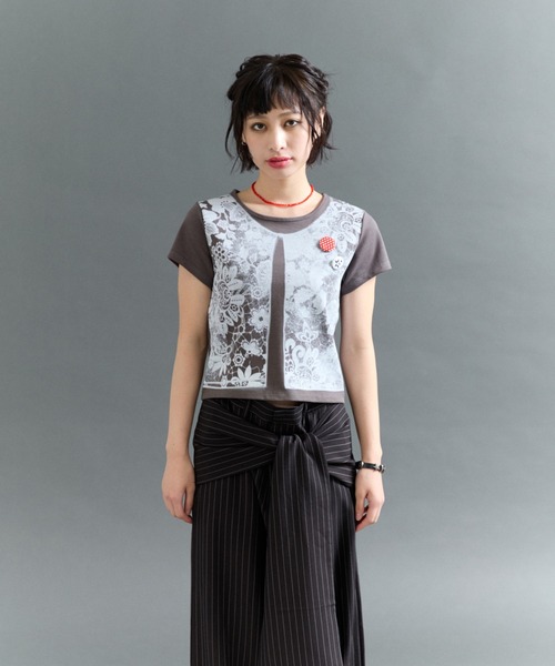 FTW(エフティダブリュー)の「LACE PRINT TOP(Tシャツ/カットソー・レディース・チャコールグレー/オフホワイト・MEDIUM/SMALL)」の3枚目の写真