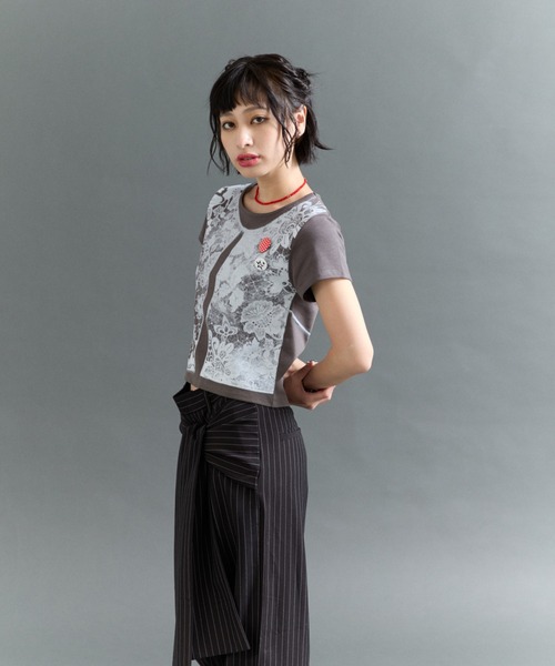 FTW(エフティダブリュー)の「LACE PRINT TOP(Tシャツ/カットソー・レディース・チャコールグレー/オフホワイト・MEDIUM/SMALL)」の9枚目の写真