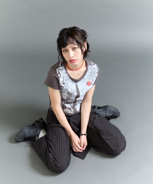 FTW(エフティダブリュー)の「LACE PRINT TOP(Tシャツ/カットソー・レディース・チャコールグレー/オフホワイト・MEDIUM/SMALL)」の11枚目の写真