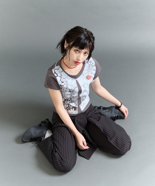 FTW(エフティダブリュー)の「LACE PRINT TOP(Tシャツ/カットソー・レディース・チャコールグレー/オフホワイト・MEDIUM/SMALL)」の12枚目の写真