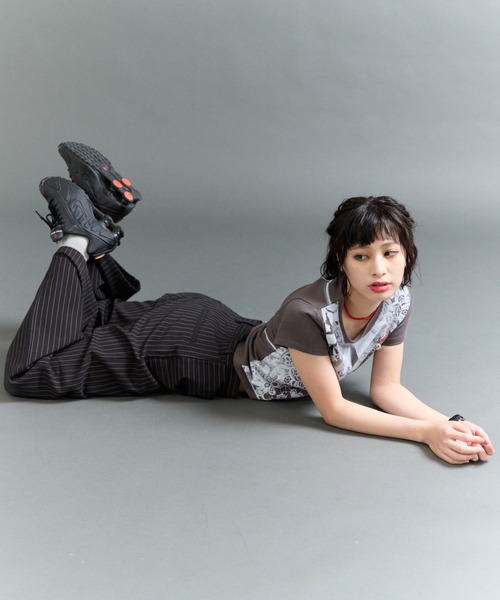 FTW(エフティダブリュー)の「LACE PRINT TOP(Tシャツ/カットソー・レディース・チャコールグレー/オフホワイト・MEDIUM/SMALL)」の14枚目の写真