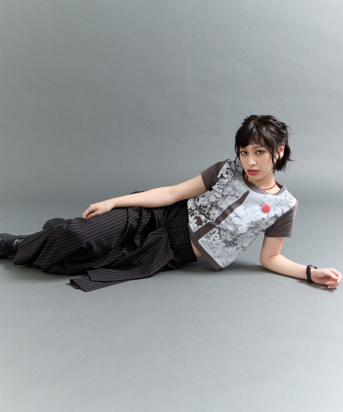 FTW(エフティダブリュー)の「LACE PRINT TOP(Tシャツ/カットソー・レディース・チャコールグレー/オフホワイト・MEDIUM/SMALL)」の15枚目の写真