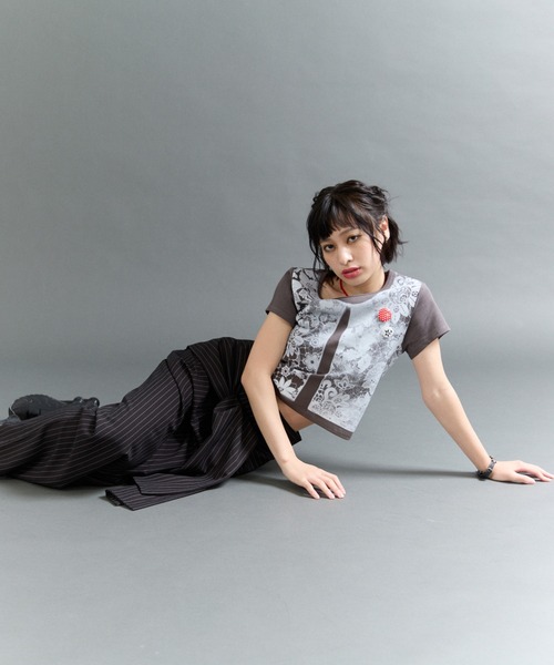 FTW(エフティダブリュー)の「LACE PRINT TOP(Tシャツ/カットソー・レディース・チャコールグレー/オフホワイト・MEDIUM/SMALL)」の16枚目の写真