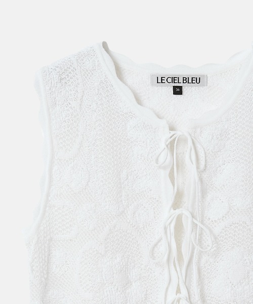 LE CIEL BLEU（ルシェルブルー）の「ジャカードニットベスト w/リボンタイフロント / Jacquard Knit Vest w/Ribbon Tie Front（ニット/セーター・レディース・ブルー/ホワイト・36）」の3枚目の写真