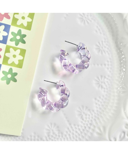 tone(トーン)の「【88eighty-eight】アクリルツイストリングピアス【import】(MA)(ピアス(両耳用)・レディース・グリーン/ピンク/パープル/オレンジ/ブルー/ライトピンク・FREE)」の3枚目の写真