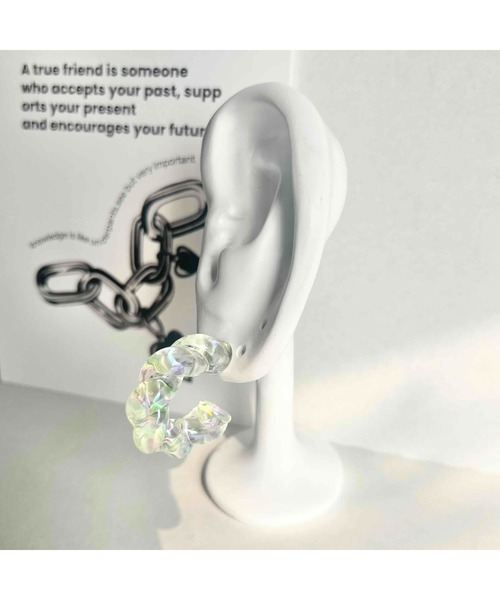 tone(トーン)の「【88eighty-eight】アクリルツイストリングピアス【import】(MA)(ピアス(両耳用)・レディース・グリーン/ピンク/パープル/オレンジ/ブルー/ライトピンク・FREE)」の12枚目の写真