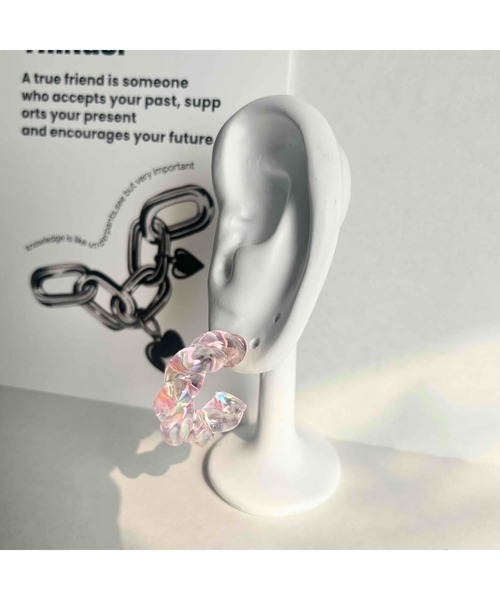 tone(トーン)の「【88eighty-eight】アクリルツイストリングピアス【import】(MA)(ピアス(両耳用)・レディース・グリーン/ピンク/パープル/オレンジ/ブルー/ライトピンク・FREE)」の10枚目の写真