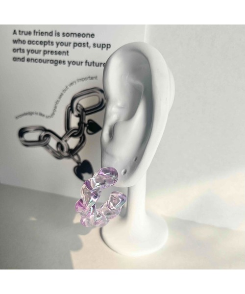 tone(トーン)の「【88eighty-eight】アクリルツイストリングピアス【import】(MA)(ピアス(両耳用)・レディース・グリーン/ピンク/パープル/オレンジ/ブルー/ライトピンク・FREE)」の9枚目の写真