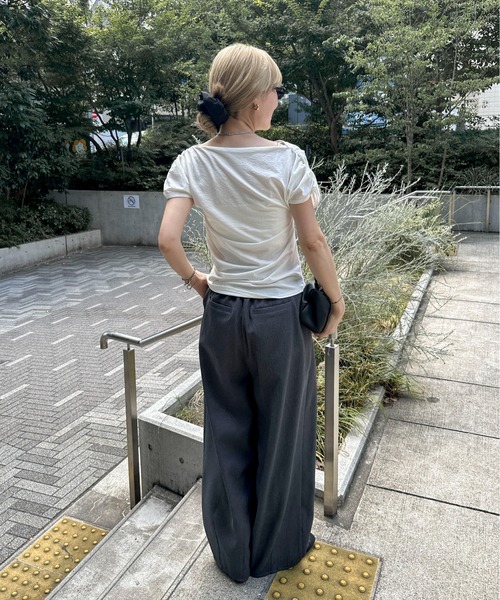 feepur（フェピュール）の「アシンメトリーラッフルシアーTee（Tシャツ/カットソー・レディース・オフホワイト/ブラック・MEDIUM）」の11枚目の写真