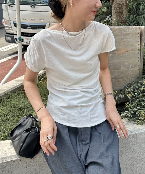 feepur（フェピュール）の「アシンメトリーラッフルシアーTee（Tシャツ/カットソー・レディース・オフホワイト/ブラック・MEDIUM）」の12枚目の写真