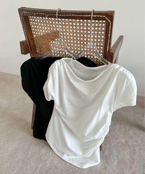 feepur（フェピュール）の「アシンメトリーラッフルシアーTee（Tシャツ/カットソー・レディース・オフホワイト/ブラック・MEDIUM）」の14枚目の写真