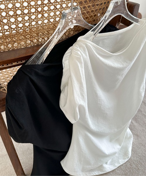 feepur（フェピュール）の「アシンメトリーラッフルシアーTee（Tシャツ/カットソー・レディース・オフホワイト/ブラック・MEDIUM）」の15枚目の写真