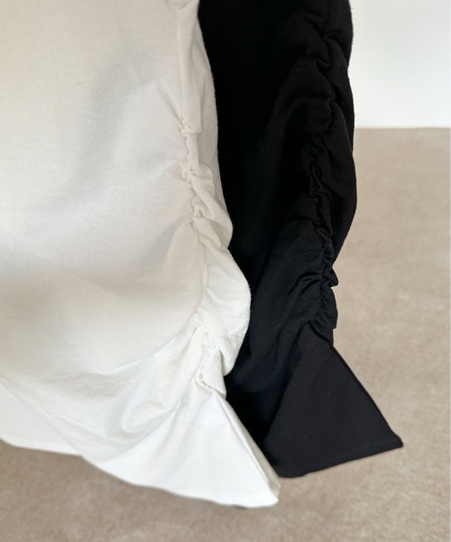 feepur（フェピュール）の「アシンメトリーラッフルシアーTee（Tシャツ/カットソー・レディース・オフホワイト/ブラック・MEDIUM）」の18枚目の写真