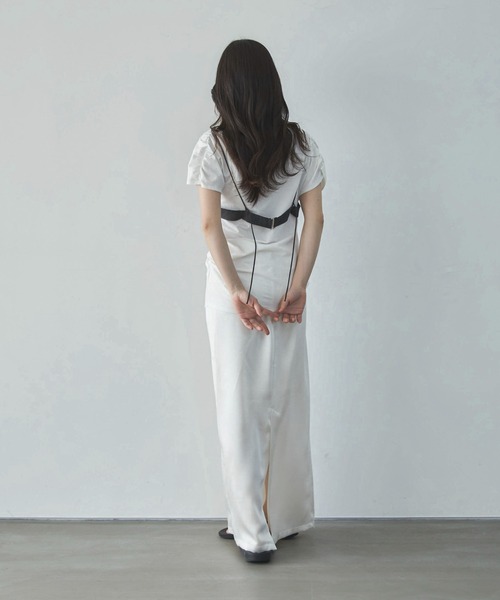 feepur(フェピュール)の「アシンメトリーラッフルシアーTee(Tシャツ/カットソー・レディース・オフホワイト/ブラック・MEDIUM)」の20枚目の写真