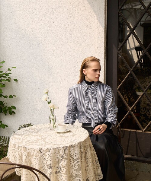 EFFE BEAMS（エッフェビームス）の「フェイクレザー プリーツスカート（スカート・レディース・ブラウン/ブラック・38）」の4枚目の写真