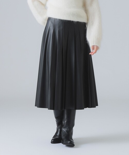 EFFE BEAMS（エッフェビームス）の「フェイクレザー プリーツスカート（スカート・レディース・ブラウン/ブラック・38）」の8枚目の写真