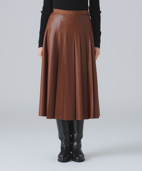 EFFE BEAMS（エッフェビームス）の「フェイクレザー プリーツスカート（スカート・レディース・ブラウン/ブラック・38）」の15枚目の写真