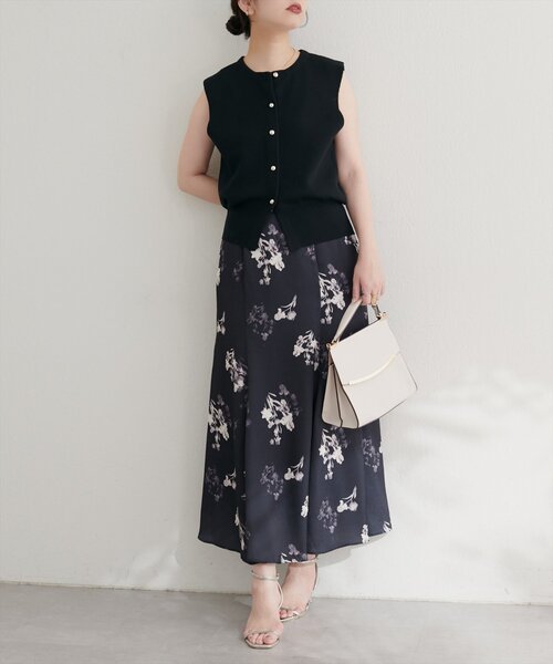 natural couture（ナチュラルクチュール）の「金釦ノースリきれいめニットベスト（ニット/セーター・レディース・ブラウン/ブラック/オフホワイト・FREE）」の11枚目の写真