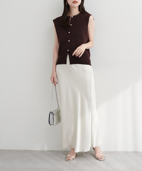 natural couture（ナチュラルクチュール）の「金釦ノースリきれいめニットベスト（ニット/セーター・レディース・ブラウン/ブラック/オフホワイト・FREE）」の17枚目の写真