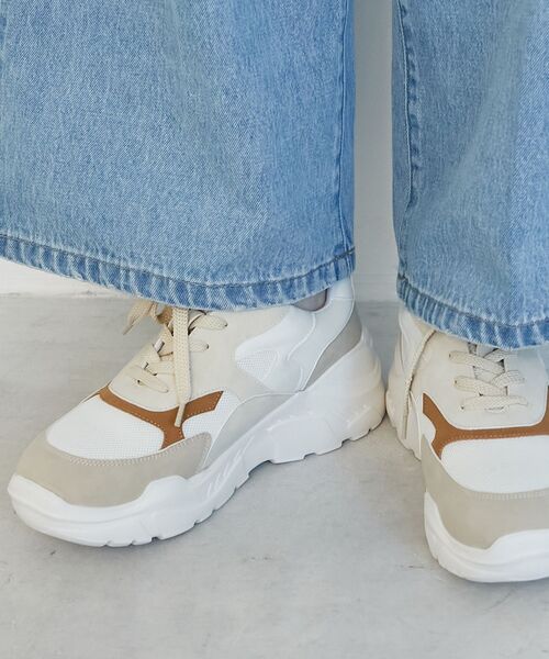 le.coeur blanc（ルクールブラン）の「《WEB限定アイテム》クッションソールボリュームスニーカー（スニーカー・レディース・ホワイト系その他2/ブラック系その他/ブラウン系その他2・39/38/37/36）」の4枚目の写真