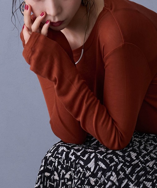 NICOLE white(ニコルホワイト)の「シアーロングTシャツ(Tシャツ/カットソー・レディース・グレー/ブラック/ブラウン・FREE)」の9枚目の写真