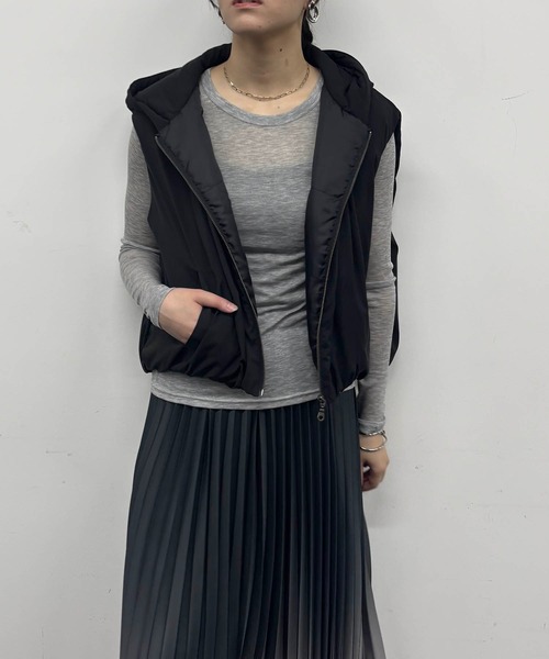 NICOLE white(ニコルホワイト)の「シアーロングTシャツ(Tシャツ/カットソー・レディース・グレー/ブラック/ブラウン・FREE)」の22枚目の写真