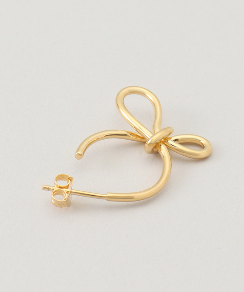 IENA(イエナ)の「BAR Jewellery/バージュエリー TINY FIOCCO PIERCE ピアス(両耳)(ピアス(両耳用)・レディース・ゴールド・FREE)」の2枚目の写真