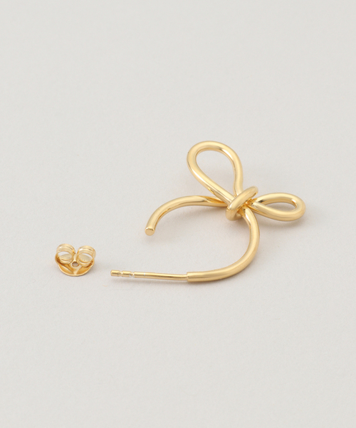 IENA(イエナ)の「BAR Jewellery/バージュエリー TINY FIOCCO PIERCE ピアス(両耳)(ピアス(両耳用)・レディース・ゴールド・FREE)」の3枚目の写真