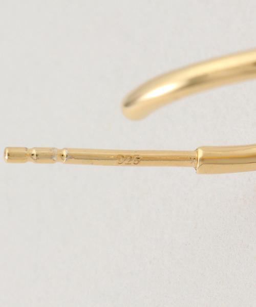 IENA(イエナ)の「BAR Jewellery/バージュエリー TINY FIOCCO PIERCE ピアス(両耳)(ピアス(両耳用)・レディース・ゴールド・FREE)」の5枚目の写真