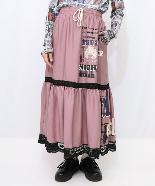 ScoLar（スカラー）の「153608：スカラーグラフィック柄 レース×サテンスカート（スカート・レディース・ネイビー/パープル/カーキ・M）」の3枚目の写真