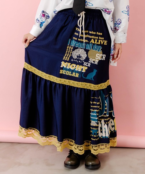 ScoLar（スカラー）の「153608：スカラーグラフィック柄 レース×サテンスカート（スカート・レディース・ネイビー/パープル/カーキ・M）」の5枚目の写真