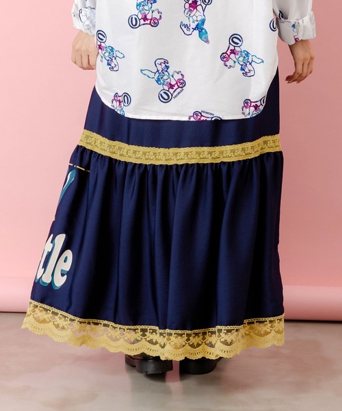 ScoLar（スカラー）の「153608：スカラーグラフィック柄 レース×サテンスカート（スカート・レディース・ネイビー/パープル/カーキ・M）」の8枚目の写真