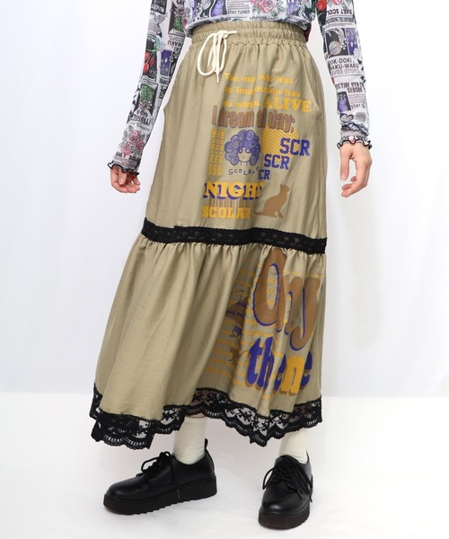 ScoLar（スカラー）の「153608：スカラーグラフィック柄 レース×サテンスカート（スカート・レディース・ネイビー/パープル/カーキ・M）」の15枚目の写真
