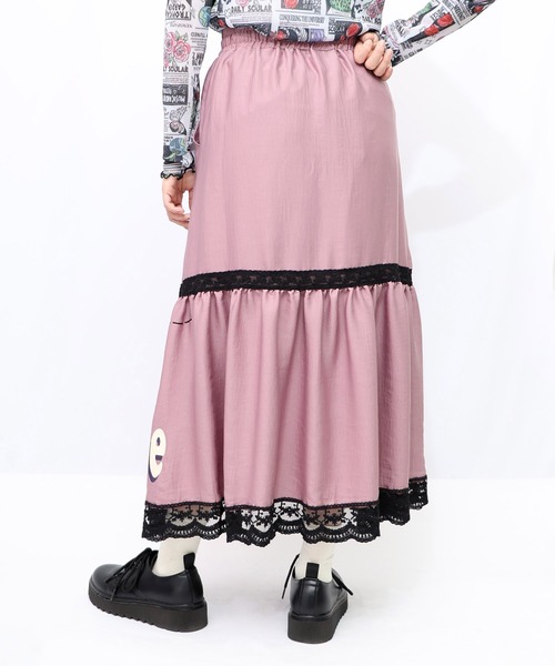 ScoLar（スカラー）の「153608：スカラーグラフィック柄 レース×サテンスカート（スカート・レディース・ネイビー/パープル/カーキ・M）」の19枚目の写真