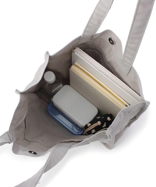 one'sterrace(ワンズテラス)の「SE ポケットスクエアロゴトート(トートバッグ・レディース・ブラック系8/グレー系4/アイボリー系8・99)」の11枚目の写真