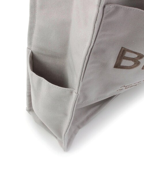 one'sterrace(ワンズテラス)の「SE ポケットスクエアロゴトート(トートバッグ・レディース・ブラック系8/グレー系4/アイボリー系8・99)」の12枚目の写真