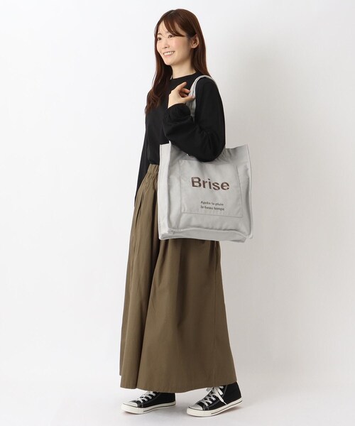 one'sterrace(ワンズテラス)の「SE ポケットスクエアロゴトート(トートバッグ・レディース・ブラック系8/グレー系4/アイボリー系8・99)」の22枚目の写真