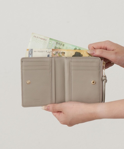 russet(ラシット)の「エンボスモノグラムハーフウォレット(財布・レディース・グレー系その他/ピンク/ブラック/ブルー系その他/グリーン/グリーン系/ピンク系その他・FREE)」の9枚目の写真