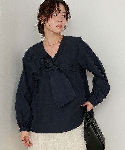 Cherir Mignon(シェリルミニョン)の「【Cherir Mignon】フロントリボンブラウス(シャツ/ブラウス・レディース・サックスブルー/ネイビー/ホワイト・FREE)」の2枚目の写真
