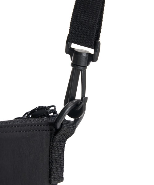 BILLABONG（ビラボン）の「BILLABONG メンズ 【A/DIV.】PHONE SACOCHE ショルダーバッグ 【2025年秋冬モデル】/ビラボンロゴワンポイントサコッシュ・ショルダーバッグ（ショルダーバッグ・メンズ・ブラック/アーミー・FREE）」の12枚目の写真