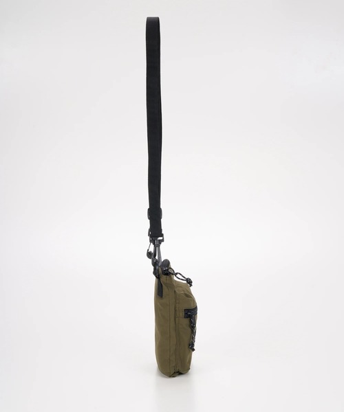 BILLABONG（ビラボン）の「BILLABONG メンズ 【A/DIV.】PHONE SACOCHE ショルダーバッグ 【2025年秋冬モデル】/ビラボンロゴワンポイントサコッシュ・ショルダーバッグ（ショルダーバッグ・メンズ・ブラック/アーミー・FREE）」の16枚目の写真