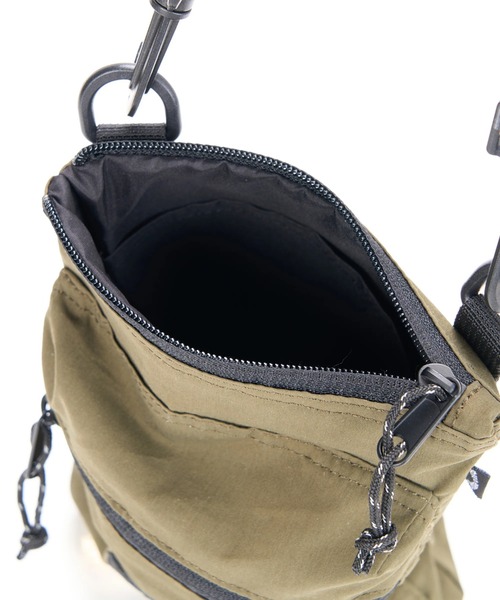 BILLABONG（ビラボン）の「BILLABONG メンズ 【A/DIV.】PHONE SACOCHE ショルダーバッグ 【2025年秋冬モデル】/ビラボンロゴワンポイントサコッシュ・ショルダーバッグ（ショルダーバッグ・メンズ・ブラック/アーミー・FREE）」の18枚目の写真