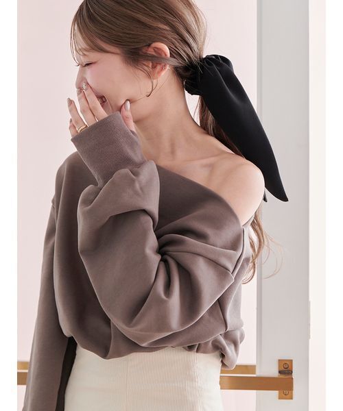 Stylevoice for xxx(スタイルヴォイスフォー)の「<kannaさんコラボ>スウェットドロップショルダーオフショルプルオーバー(スウェット・レディース・ライトグレー/クリーム/モカ・F)」の1枚目の写真