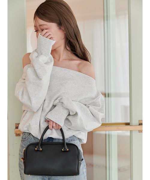 Stylevoice for xxx(スタイルヴォイスフォー)の「<kannaさんコラボ>スウェットドロップショルダーオフショルプルオーバー(スウェット・レディース・ライトグレー/クリーム/モカ・F)」の8枚目の写真