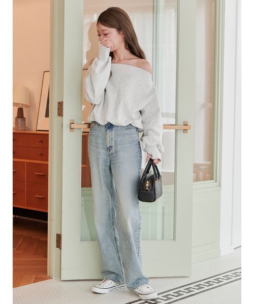 Stylevoice for xxx(スタイルヴォイスフォー)の「<kannaさんコラボ>スウェットドロップショルダーオフショルプルオーバー(スウェット・レディース・ライトグレー/クリーム/モカ・F)」の9枚目の写真