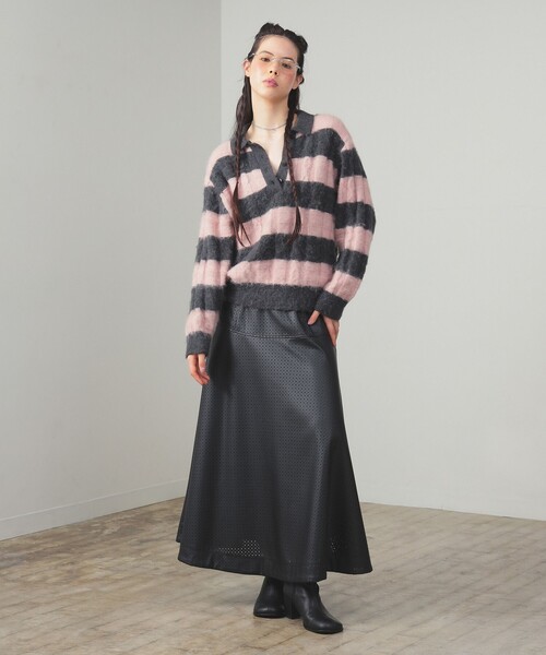 Ray BEAMS（レイビームス）の「フェイクレザー パンチング スカート（スカート・レディース・ブラック/ダークブラウン・0/1）」の5枚目の写真