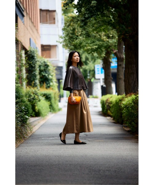 ESTNATION(エストネーション)の「ESTNATION / タックスカート コンビ ニットワンピース(ワンピース・レディース・オフホワイト/チャコールグレー/ブラック・FREE)」の11枚目の写真