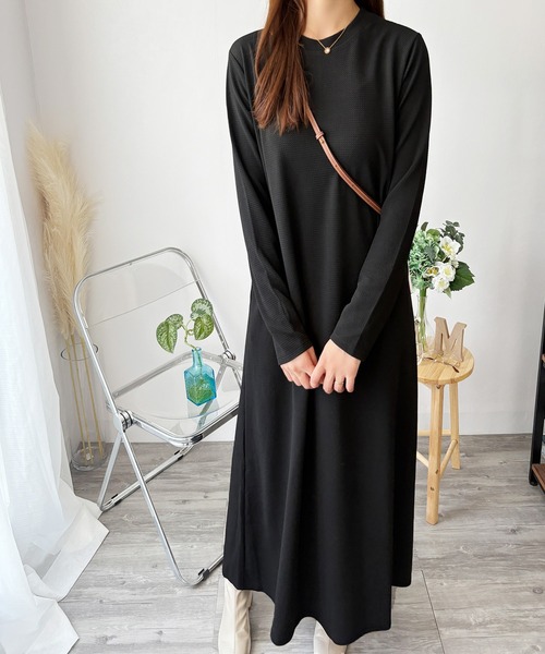 Amulet(アミュレット)の「すとんと落ちて体型カバーするシルエットが魅力! ワッフル風ロングワンピース(ワンピース・レディース・グレー/ブラウン/ブラック/アイボリー・L/M)」の6枚目の写真
