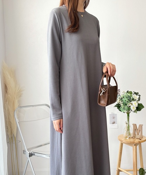 Amulet(アミュレット)の「すとんと落ちて体型カバーするシルエットが魅力! ワッフル風ロングワンピース(ワンピース・レディース・グレー/ブラウン/ブラック/アイボリー・L/M)」の18枚目の写真